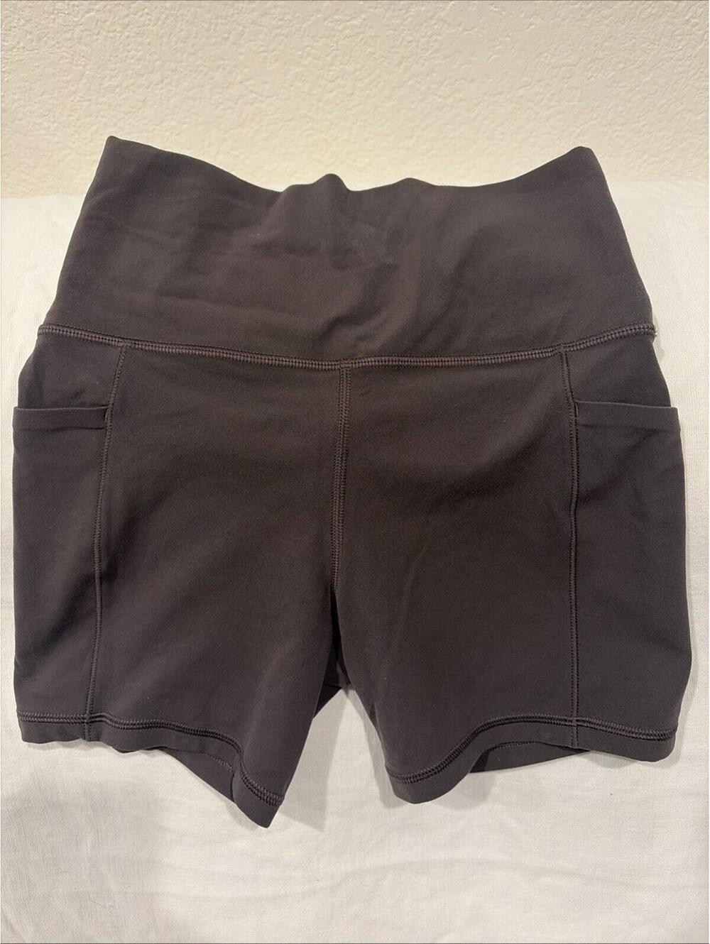 Athleta Women’s Salutation Stash Shorts Dark Gray Size M Stretch Active